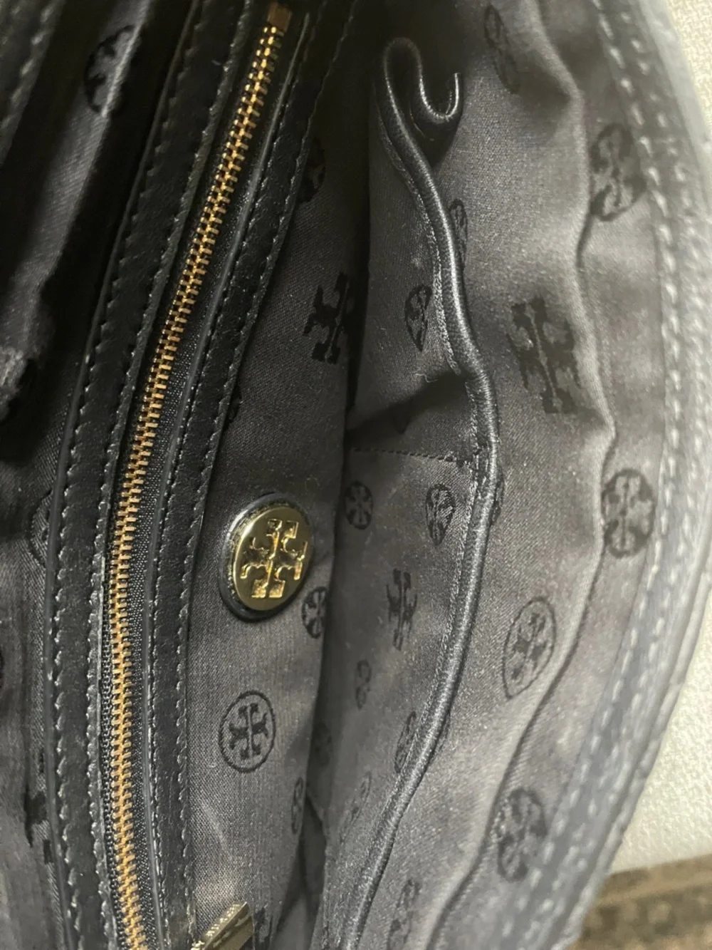 Tory Burch- Black Quilted Leather Shoulder Bag with Gold Chain